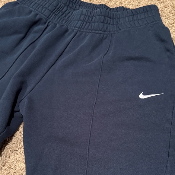 Nike Women’s Navy Blue Sweatpants - Picture 3 of 5